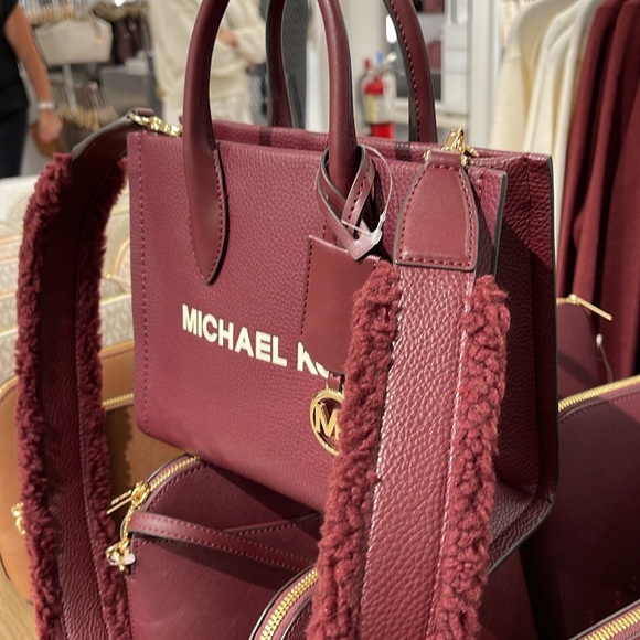 Michael Kors Mirella Small Pebbled Leather Crossbody Bag
OXBLOOD 
NWT - Picture 2 of 16